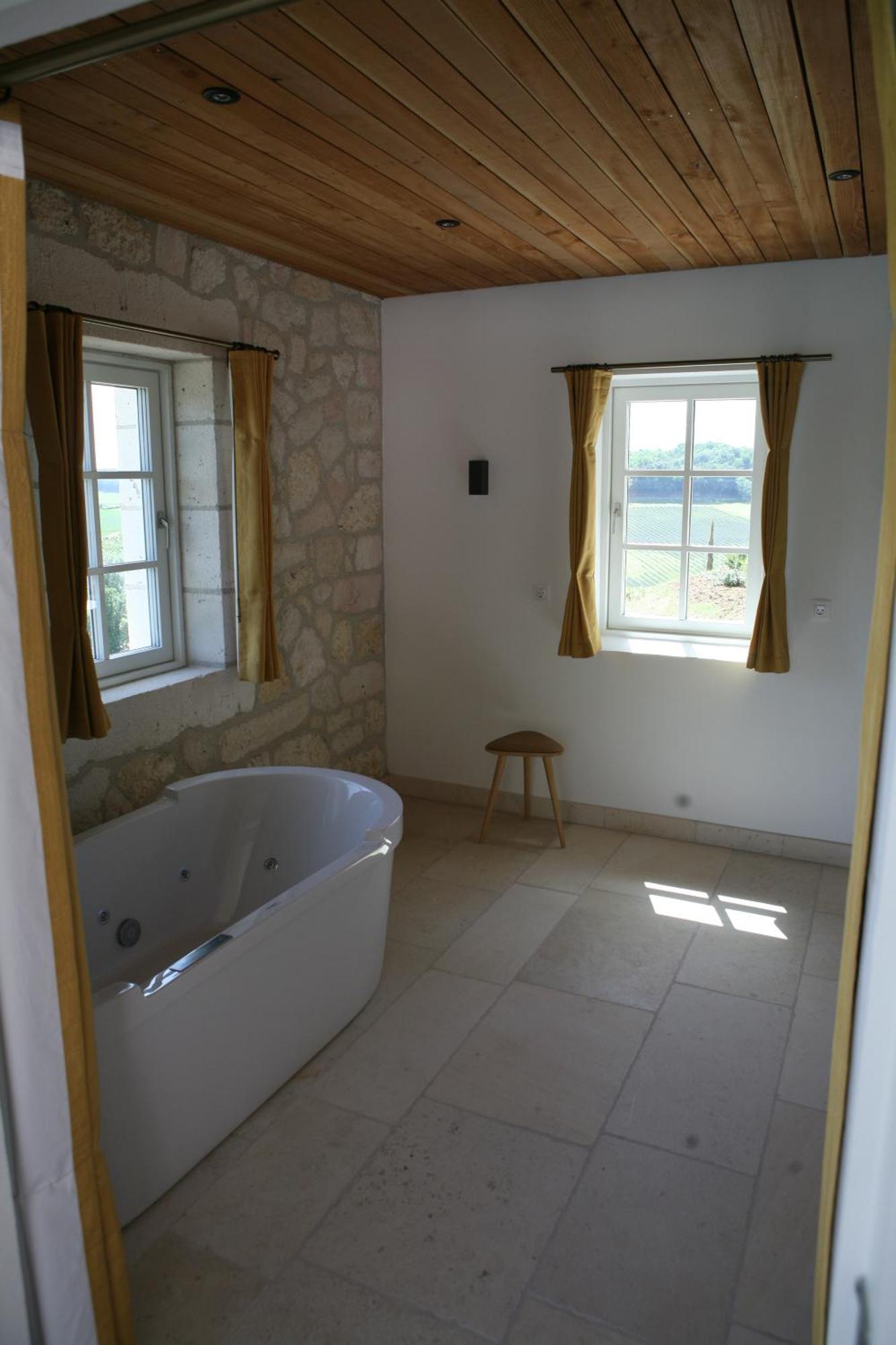 Chateau Lecusse - La Grande Roche - Hotel, Spa, Boutique & Restaurant Broze ภายนอก รูปภาพ