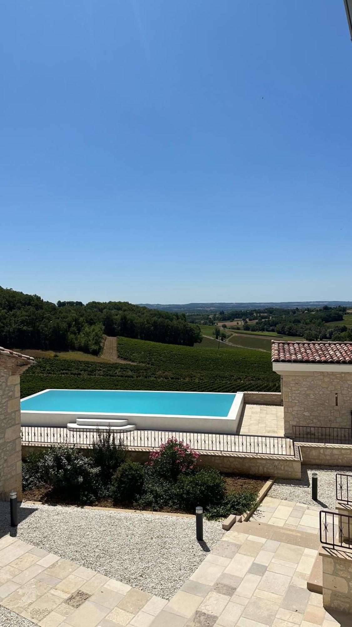 Chateau Lecusse - La Grande Roche - Hotel, Spa, Boutique & Restaurant Broze ภายนอก รูปภาพ