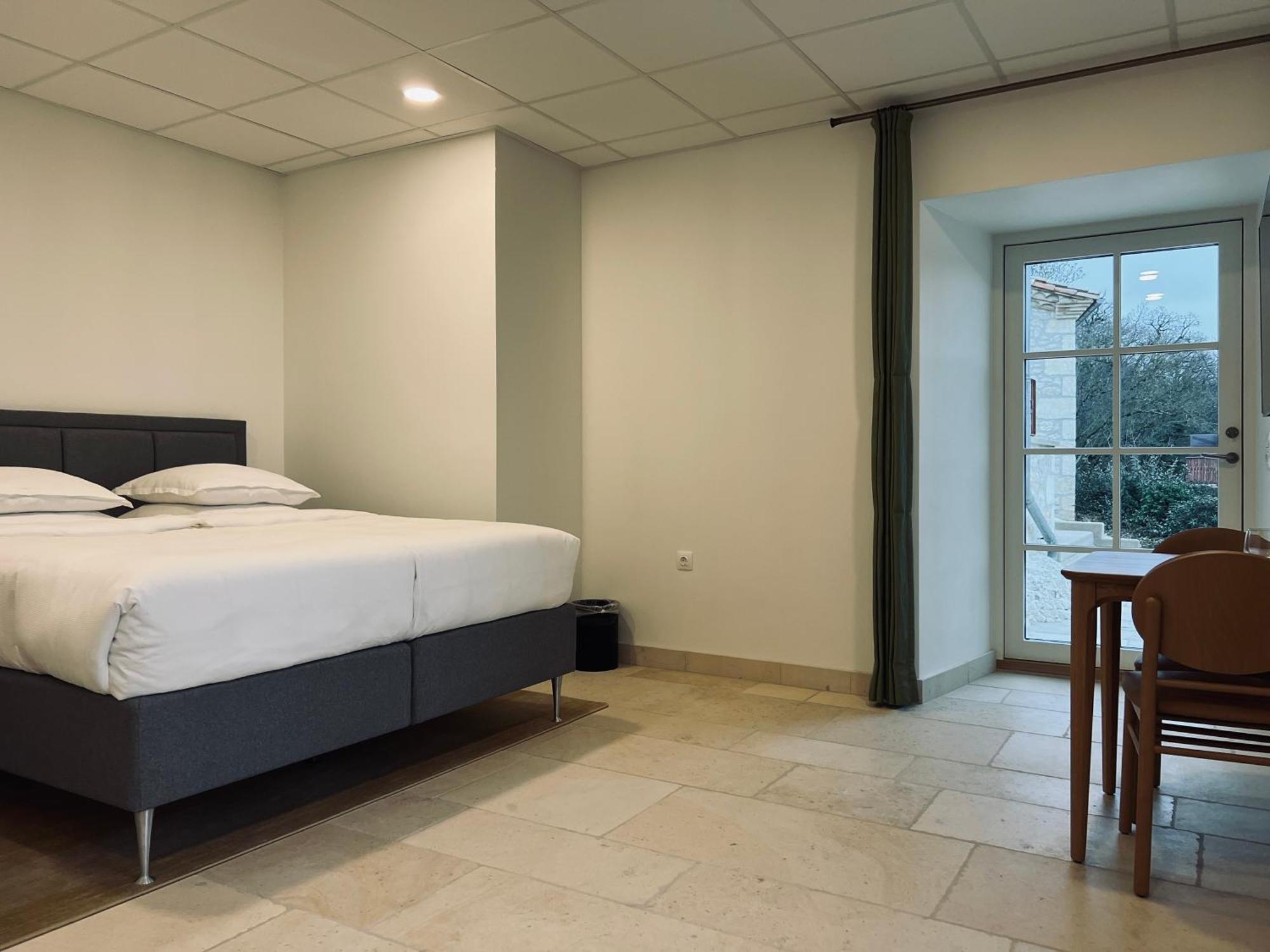 Chateau Lecusse - La Grande Roche - Hotel, Spa, Boutique & Restaurant Broze ภายนอก รูปภาพ