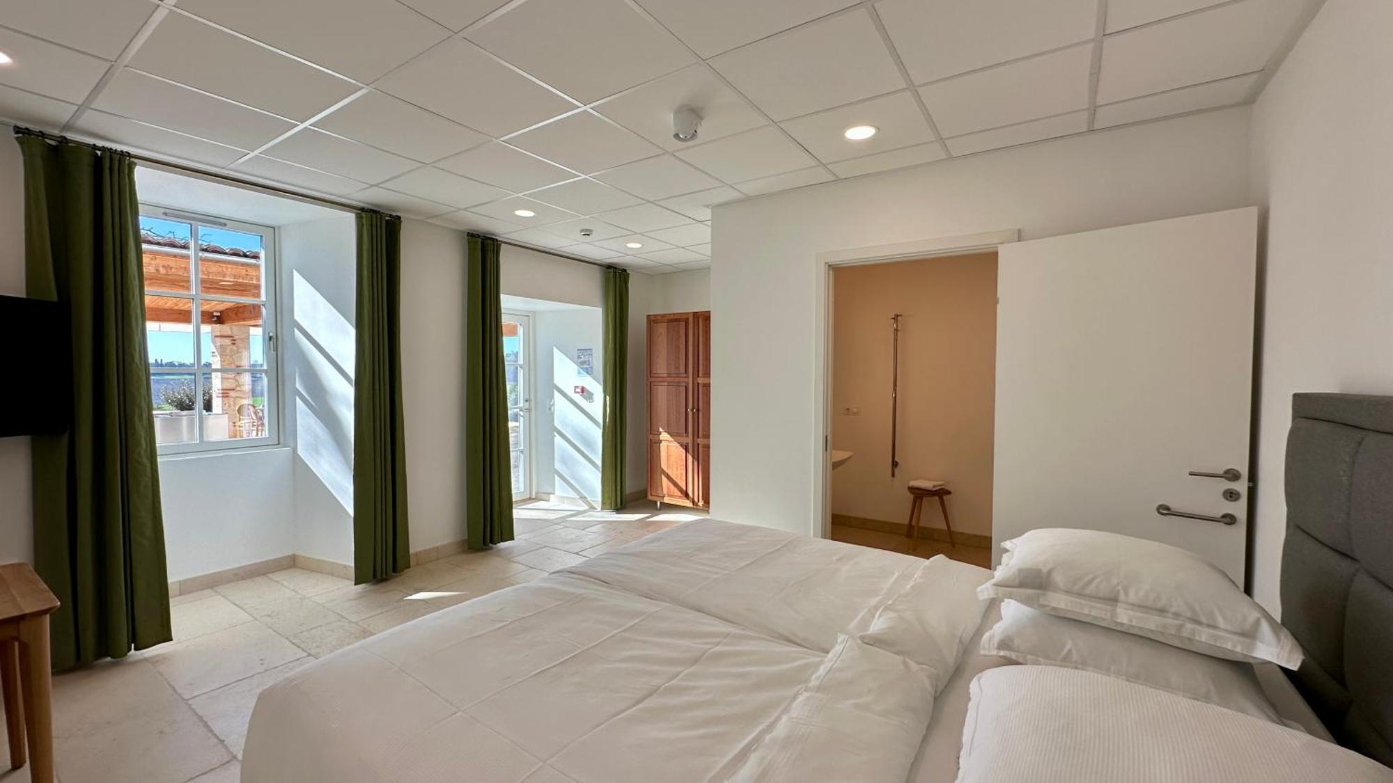Chateau Lecusse - La Grande Roche - Hotel, Spa, Boutique & Restaurant Broze ภายนอก รูปภาพ