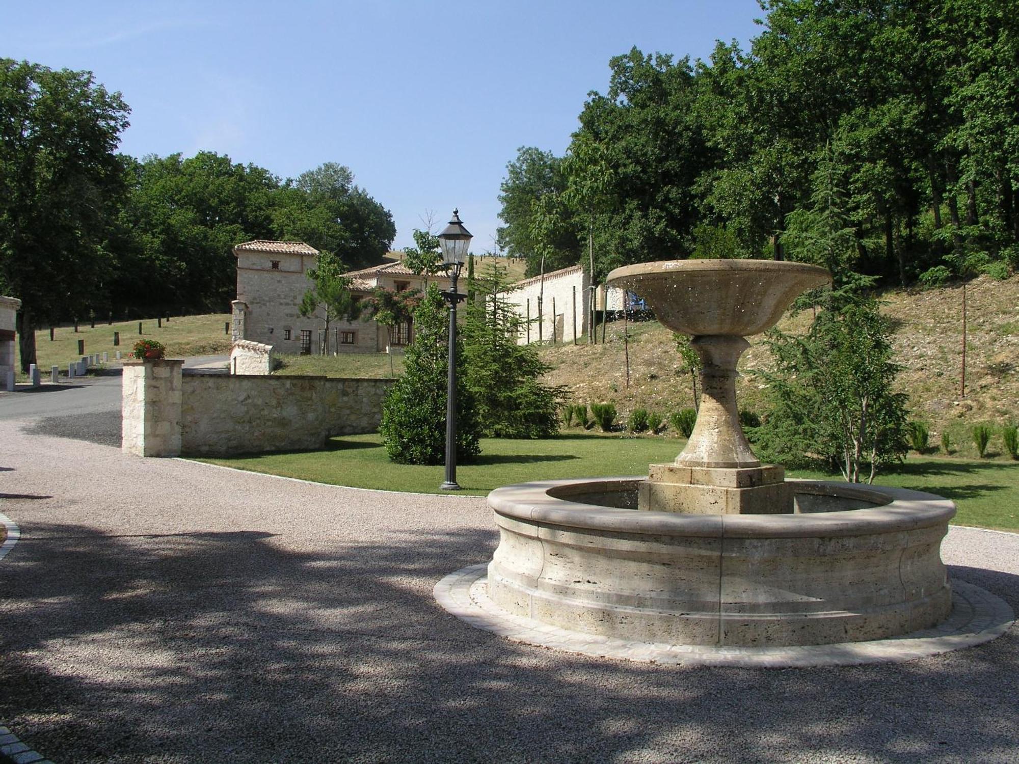Chateau Lecusse - La Grande Roche - Hotel, Spa, Boutique & Restaurant Broze ภายนอก รูปภาพ